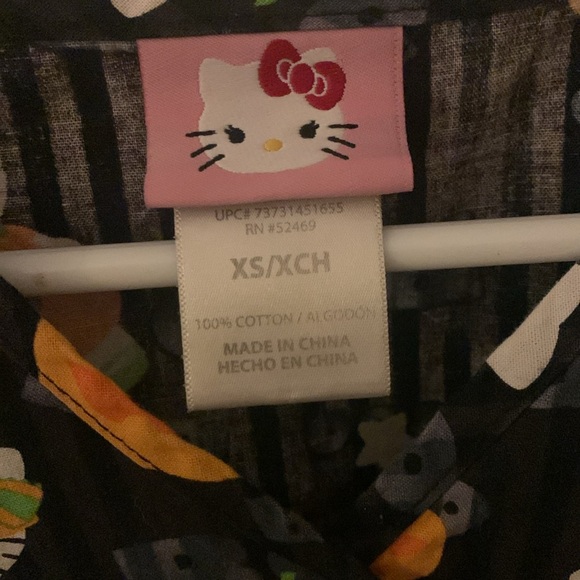 Hello Kitty Halloween Scrub top XS - Picture 3 of 3